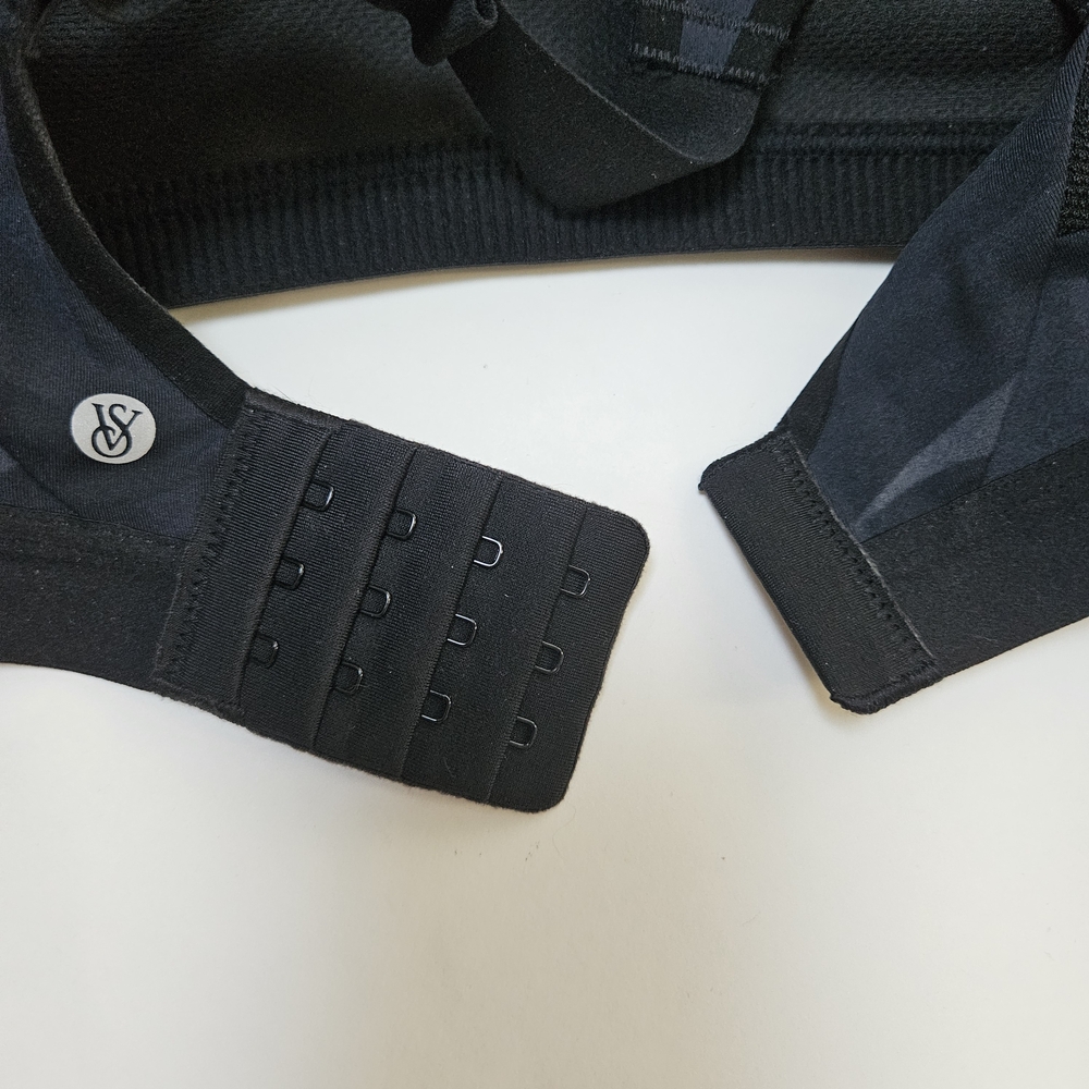 Victoria's Secret Black and Gray Sports Bra Racerback 38DD - Picture 7 of 7